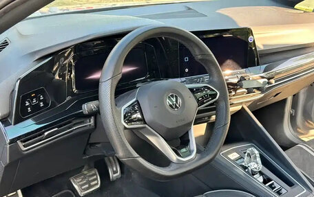 Volkswagen Golf VIII, 2022 год, 1 350 000 рублей, 11 фотография