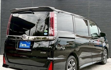 Toyota Noah III, 2021 год, 1 718 027 рублей, 5 фотография