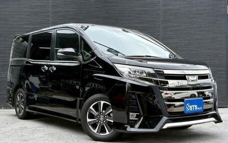 Toyota Noah III, 2021 год, 1 718 027 рублей, 3 фотография