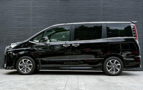 Toyota Noah III, 2021 год, 1 718 027 рублей, 8 фотография