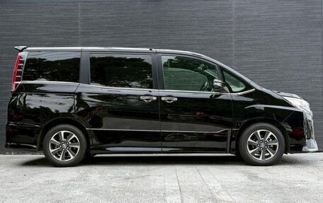 Toyota Noah III, 2021 год, 1 718 027 рублей, 4 фотография