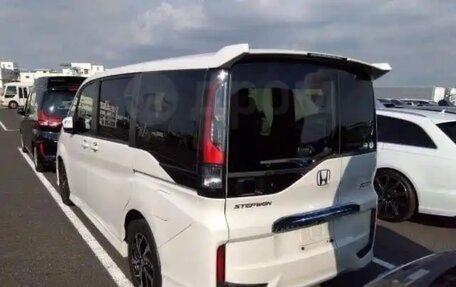 Honda Stepwgn IV, 2020 год, 2 670 000 рублей, 2 фотография