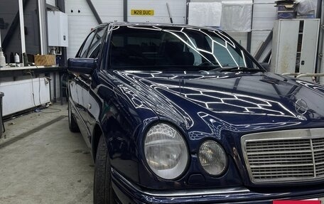 Mercedes-Benz E-Класс, 1997 год, 830 000 рублей, 4 фотография