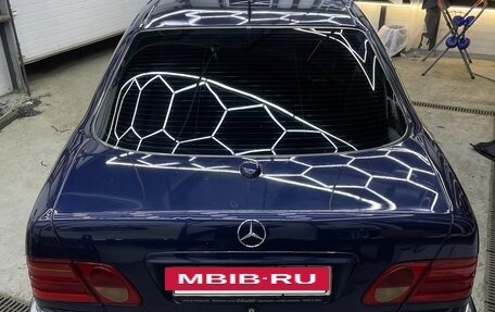 Mercedes-Benz E-Класс, 1997 год, 830 000 рублей, 6 фотография