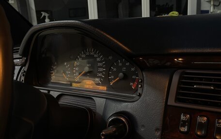 Mercedes-Benz E-Класс, 1997 год, 830 000 рублей, 21 фотография