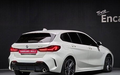 BMW 1 серия, 2022 год, 2 200 000 рублей, 4 фотография