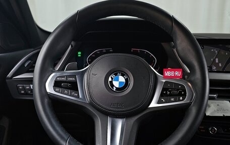 BMW 1 серия, 2022 год, 2 200 000 рублей, 6 фотография