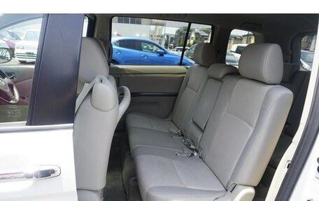 Toyota ISis I, 2017 год, 920 111 рублей, 18 фотография