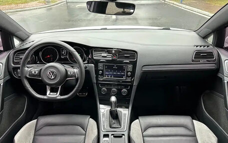 Volkswagen Golf VII, 2018 год, 1 250 035 рублей, 2 фотография