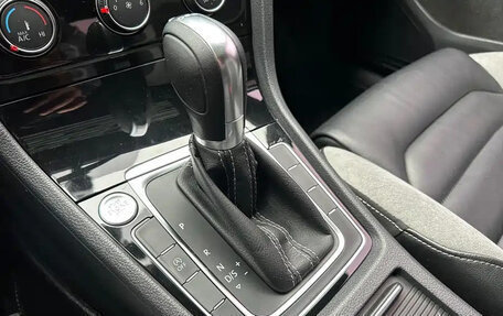 Volkswagen Golf VII, 2018 год, 1 250 035 рублей, 11 фотография