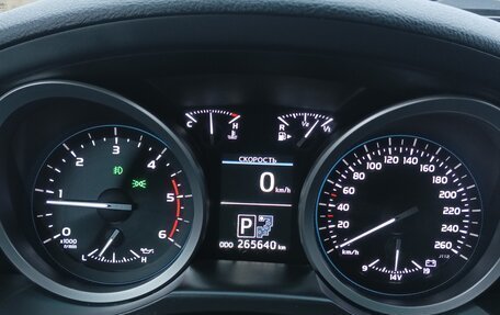 Toyota Land Cruiser 200, 2012 год, 3 790 000 рублей, 15 фотография