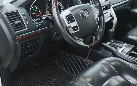 Toyota Land Cruiser 200, 2012 год, 3 790 000 рублей, 29 фотография