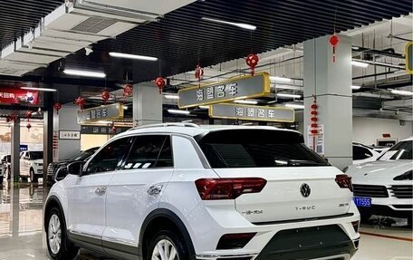 Volkswagen T-Roc I, 2022 год, 1 920 000 рублей, 4 фотография