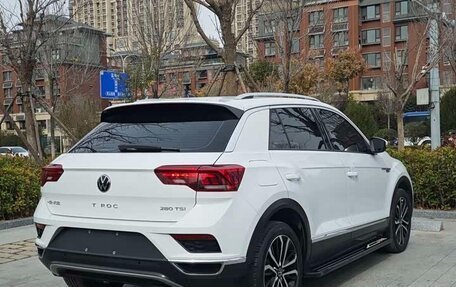 Volkswagen T-Roc I, 2022 год, 2 140 000 рублей, 6 фотография
