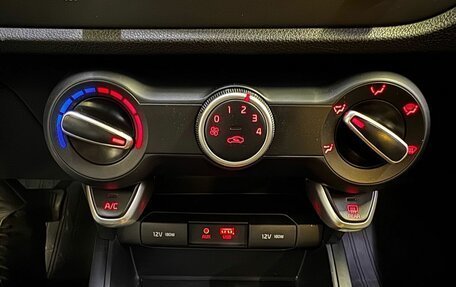 KIA Rio IV, 2018 год, 1 370 000 рублей, 14 фотография