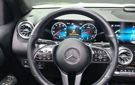 Mercedes-Benz GLB, 2022 год, 2 909 900 рублей, 9 фотография