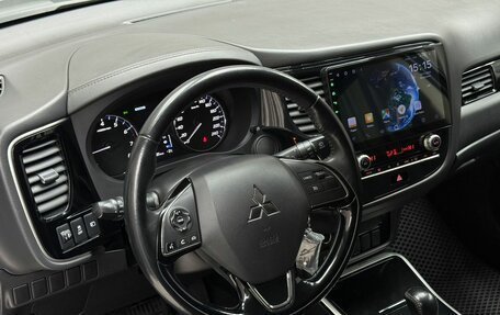 Mitsubishi Outlander III рестайлинг 3, 2021 год, 2 149 000 рублей, 10 фотография