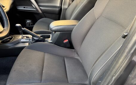 Toyota RAV4, 2016 год, 2 000 000 рублей, 11 фотография