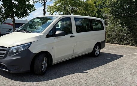 Mercedes-Benz Vito, 2018 год, 2 490 000 рублей, 3 фотография