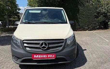 Mercedes-Benz Vito, 2018 год, 2 490 000 рублей, 4 фотография