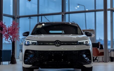 Volkswagen Tiguan, 2025 год, 5 490 000 рублей, 2 фотография