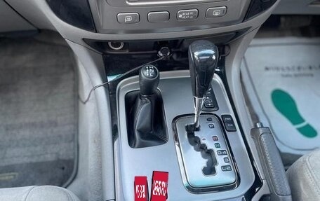 Toyota Land Cruiser 100 рестайлинг 2, 2006 год, 1 784 000 рублей, 13 фотография