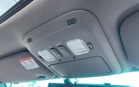 Toyota Land Cruiser 100 рестайлинг 2, 2006 год, 1 784 000 рублей, 16 фотография