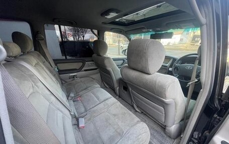 Toyota Land Cruiser 100 рестайлинг 2, 2006 год, 1 784 000 рублей, 21 фотография