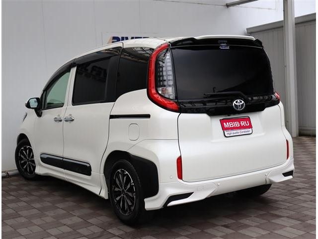 Toyota Sienta II, 2022 год, 1 196 636 рублей, 2 фотография