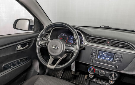 KIA Rio IV, 2021 год, 930 000 рублей, 26 фотография
