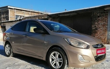 Hyundai Solaris II рестайлинг, 2013 год, 800 000 рублей, 4 фотография