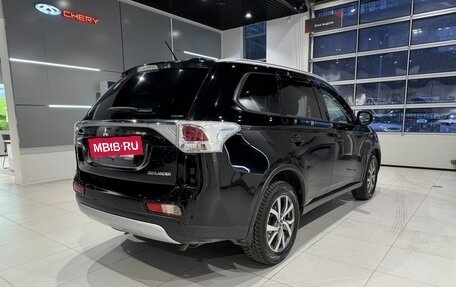 Mitsubishi Outlander III рестайлинг 3, 2014 год, 1 415 000 рублей, 4 фотография