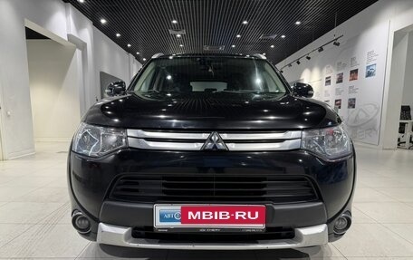 Mitsubishi Outlander III рестайлинг 3, 2014 год, 1 415 000 рублей, 2 фотография
