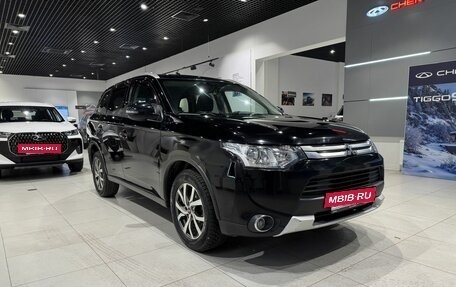 Mitsubishi Outlander III рестайлинг 3, 2014 год, 1 415 000 рублей, 3 фотография