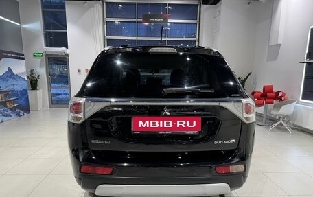 Mitsubishi Outlander III рестайлинг 3, 2014 год, 1 415 000 рублей, 5 фотография