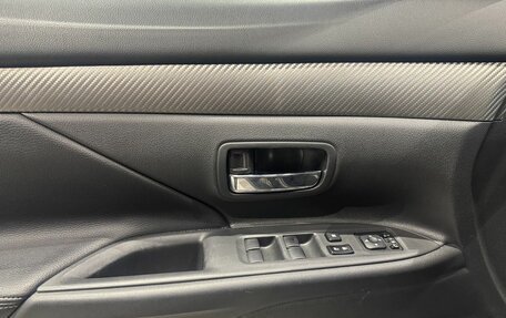 Mitsubishi Outlander III рестайлинг 3, 2014 год, 1 415 000 рублей, 18 фотография