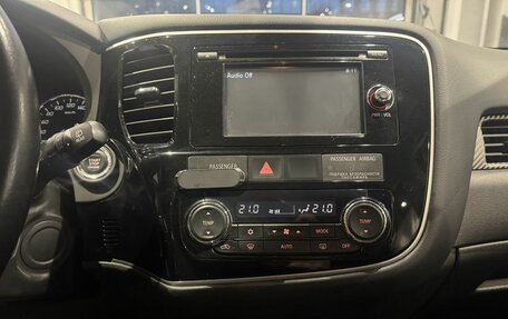 Mitsubishi Outlander III рестайлинг 3, 2014 год, 1 415 000 рублей, 16 фотография