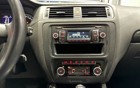 Volkswagen Jetta VI, 2012 год, 870 000 рублей, 16 фотография