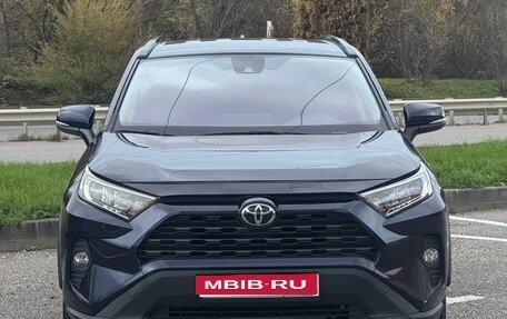 Toyota RAV4, 2021 год, 3 300 000 рублей, 1 фотография