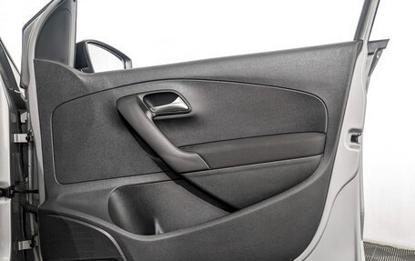 Volkswagen Polo VI (EU Market), 2018 год, 1 375 000 рублей, 24 фотография