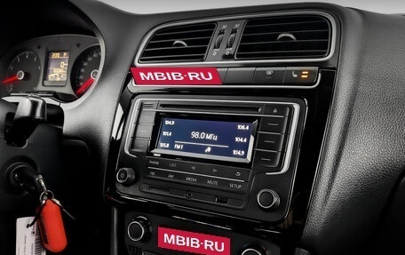 Volkswagen Polo VI (EU Market), 2018 год, 1 375 000 рублей, 25 фотография