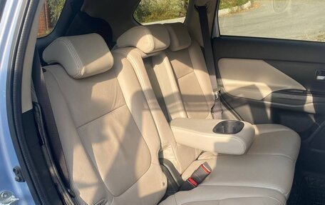 Mitsubishi Outlander III рестайлинг 3, 2014 год, 1 899 999 рублей, 3 фотография