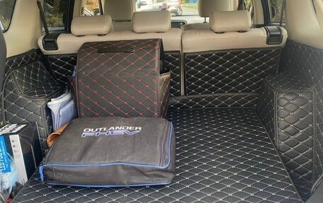 Mitsubishi Outlander III рестайлинг 3, 2014 год, 1 899 999 рублей, 4 фотография