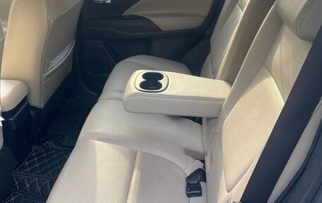 Mitsubishi Outlander III рестайлинг 3, 2014 год, 1 899 999 рублей, 8 фотография