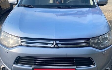 Mitsubishi Outlander III рестайлинг 3, 2014 год, 1 899 999 рублей, 9 фотография