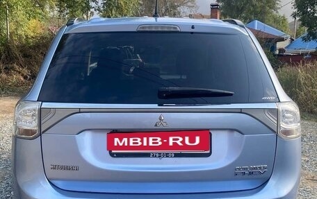 Mitsubishi Outlander III рестайлинг 3, 2014 год, 1 899 999 рублей, 10 фотография