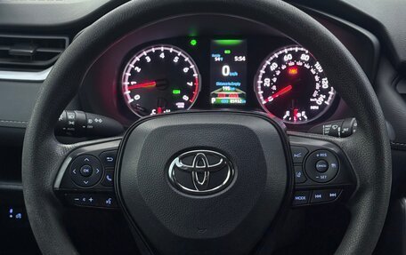 Toyota RAV4, 2021 год, 3 300 000 рублей, 8 фотография