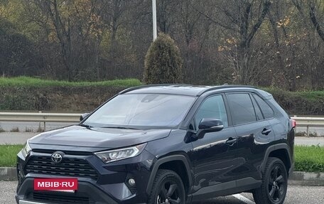 Toyota RAV4, 2021 год, 3 300 000 рублей, 2 фотография