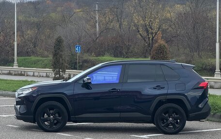 Toyota RAV4, 2021 год, 3 300 000 рублей, 4 фотография