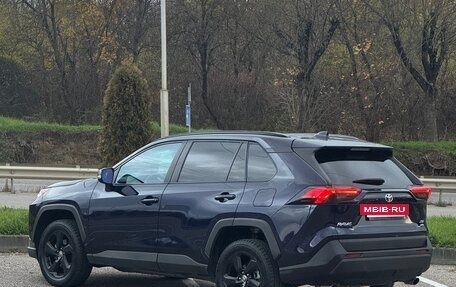 Toyota RAV4, 2021 год, 3 300 000 рублей, 5 фотография